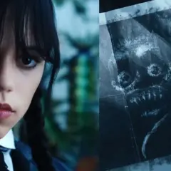 Wednesday Addams patrzy na rysunek przerażającego potwora z ostrymi zębami i pazurami.