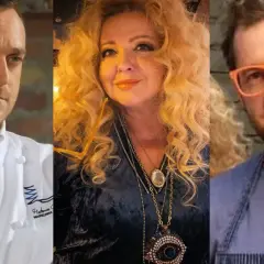 Trzech kucharzy: Magda Gessler z burzą blond włosów i dwaj mężczyźni w strojach szefów kuchni.