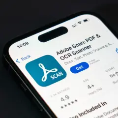 Ekran telefonu z aplikacją Adobe Scan. Ten skan pozwala na łatwe tworzenie PDFów i skanowanie dokumentów.