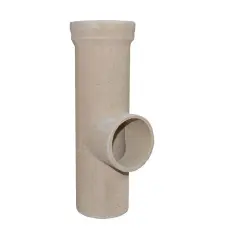 Ceramiczny wkład do komina w kształcie litery T, gotowy do montażu.
