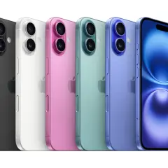 Pięć iPhone'ów w różnych kolorach: czarny, biały, różowy, zielony i fioletowy. Każdy iPhone z 4 aparatami z tyłu.