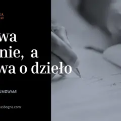 Umowa zlecenie, a umowa o dzieło – poznaj różnice. Dłoń podpisuje dokument, symbolizując zawarcie umowy.