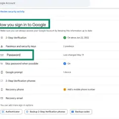 Ekran konta Google, sekcja Bezpieczeństwo. Widoczna opcja "Hasło" - tutaj dowiesz się, jak zmienić hasło na Gmail.