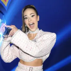 Blanka Stajkow z nagrodą, świętuje sukces. Jej utwory zdobywają serca fanów.