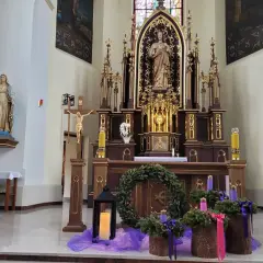 Symbole adwentu i ich znaczenie – odkryj głębię tradycji adwentowych
