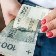 Zasiłek wychowawczy: 400 zł, kto dostanie i na jak długo?