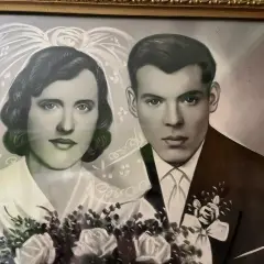 Para młoda w dniu ślubu. Dziś świętują 19 rocznicę ślubu.
