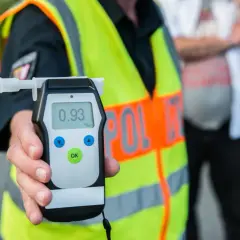 Czy alkomat pokazuje w promilach? Zrozumienie wyników i przeliczeń