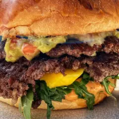 Czym się różni hamburger od burgera? Odkryj zaskakujące różnice