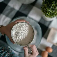 Mąka ziemniaczana a gluten: Bezpieczna dieta bez obaw? Sprawdź!