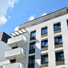 Kryteria dochodowe mieszkań komunalnych: Sprawdź swoje szanse!