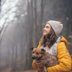 Jaką czapkę wybrać do musztardowej kurtki? Praktyczne porady i inspiracje
