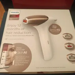 Opakowanie Philips Lumea 9900 z technologią SenseIQ i aplikacją SkinAI. Wiele osób szuka **philips lumea 9900 opinie** przed zakupem.