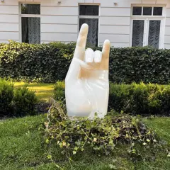 Rzeźba dłoń – odkryj ich znaczenie i niezwykłe przykłady w sztuce