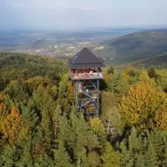 Wieża widokowa Chrząstówka: Czy widać Tatry? Pełny przewodnik