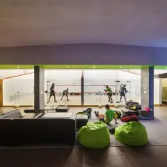 Najlepsze miejsca do gry w squash w Sosnowcu - sprawdź ofertę klubów