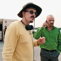 Vince Gilligan, twórca filmów, seriali i programów, na planie z Bryanem Cranstonem.
