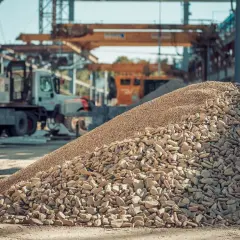 Ile kosztuje tona żwiru do betonu i jak nie przepłacić?