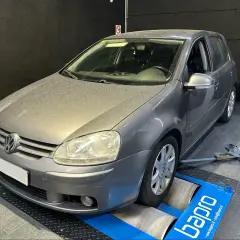 Golf V 1.9 TDI 105cv en banco de potencia, quizás buscando solucionar problemas.