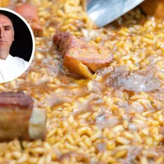 Chef José Andrés presenta un delicioso arroz a lo pobre, con trozos de carne jugosa y arroz dorado.