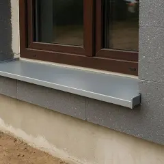 Czy lepiej montować parapety przed czy po tynkach? Kluczowe informacje dla budujących