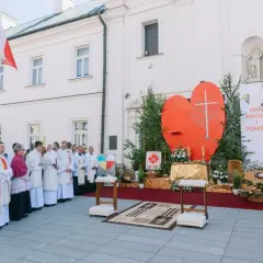 Jak zrobić ołtarze na Boże Ciało - sprawdzone pomysły i instrukcje
