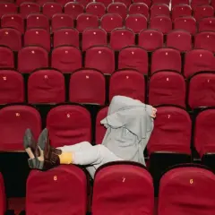 Teatr Komedia: Czego nie widać - emocjonująca sztuka, która zaskakuje