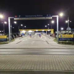 Ile kosztuje parking na lotnisku w Krakowie? Sprawdź ceny i opcje