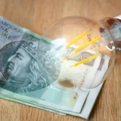 Ile zdrożeje prąd po zamrożeniu? Przewidywane wzrosty cen energii