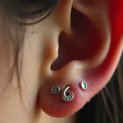 Piercing: Jak przyspieszyć gojenie i uniknąć infekcji?