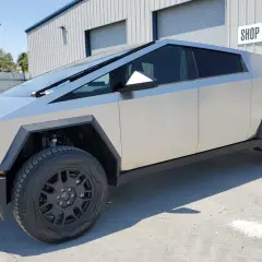 Tesla Cybertruck w Polsce: Ile naprawdę kosztuje import i utrzymanie?