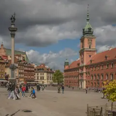 Warszawa: Odkryj zabytki, atrakcje i sekrety miasta feniksa