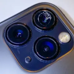 Szkiełko aparatu iPhone: Wymiana DIY czy serwis? Uniknij błędów!