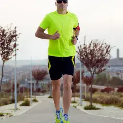 Las mejores camisetas para correr hombre: comodidad y tecnología para tus entrenamientos