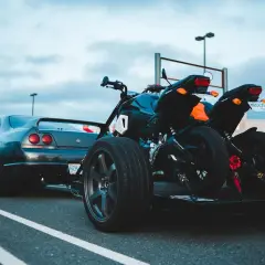 Jak przewieźć motor na przyczepce bezpiecznie i bez problemów