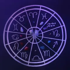 Okrąg zodiaku z symbolami i kryształami. Znaki kardynalne i inne symbole astrologiczne tworzą magiczny krąg.