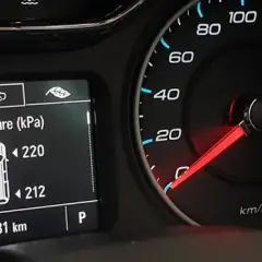 Jakie ciśnienie w oponach Toyota Avensis T27 dla bezpieczeństwa i komfortu?