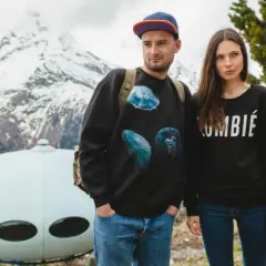 Jak prać bluzy z nadrukiem, aby uniknąć blaknięcia i uszkodzeń