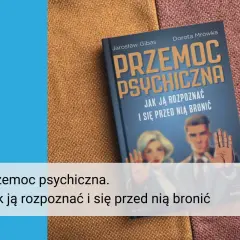 Książka "Przemoc psychiczna. Jak ją rozpoznać i się przed nią bronić" na tle tkanin. Pomaga zrozumieć i walczyć z mgłą mózgową.
