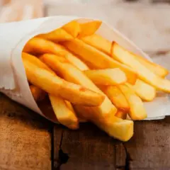 Z jakiego kraju pochodzą frytki? Odkryj prawdziwe korzenie!