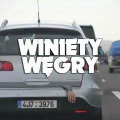 Winiety Węgry: samochód na autostradzie z ręką wystającą z bagażnika.
