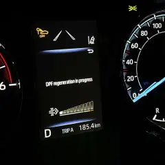 Na desce rozdzielczej świeci się kontrolka "DPF regeneration in progress". Zastanawiasz się, ile kosztuje komputerowe wypalanie DPF?