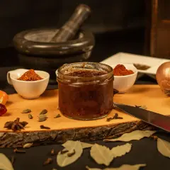 Jakie przyprawy do salcesonu wybrać, by podkreślić jego smak i aromat?