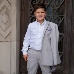 Strój na komunię dla chłopca-gościa: Elegancja i komfort
