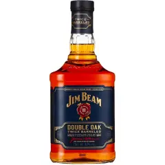 Bouteille de Jim Beam Double Oak, un bourbon vieilli deux fois en fût de chêne.