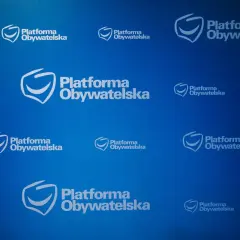 Niebieskie tło z powtarzającym się logo i napisem "Platforma Obywatelska".