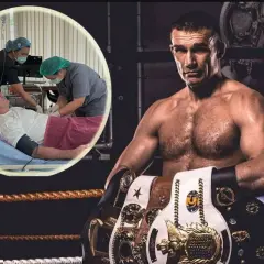 Peter Aerts, en legendarisk tungviktsboxare, visas med sina mästarbälten. I en cirkulär inramning ses han ligga i en sjukhussäng medan två sjuksköterskor övervakar hans tillstånd.