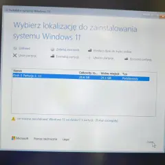 Instalator Windows 11 pokazuje komunikat "nie można zainstalować Windows 11 na dysku 0 1 partycji". Komputer nie widzi dysku do instalacji.