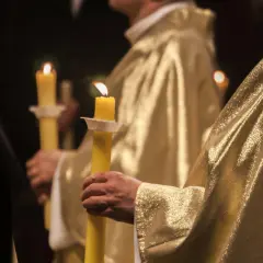Ile pieniędzy na bierzmowanie? Oto kwoty, które warto znać