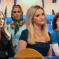 Vier Frauen, darunter Jennifer Aniston und Reese Witherspoon, posieren für eine Apple TV-Serie.